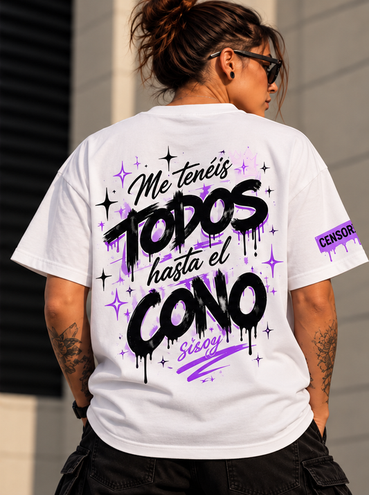 Camiseta blanca Me tenéis hasta el coño, vista trasera con diseño morado y negro