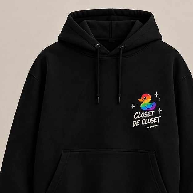 Sudadera Mismo cielo, distintas formas de brillar — modelo de frente